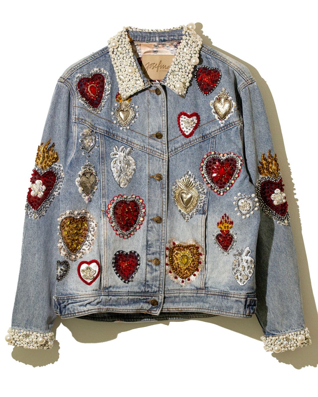 Denim jacket corazones metálicos