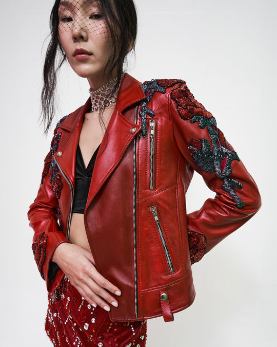 Biker jacket roja "La herencia se lleva..." con rosas