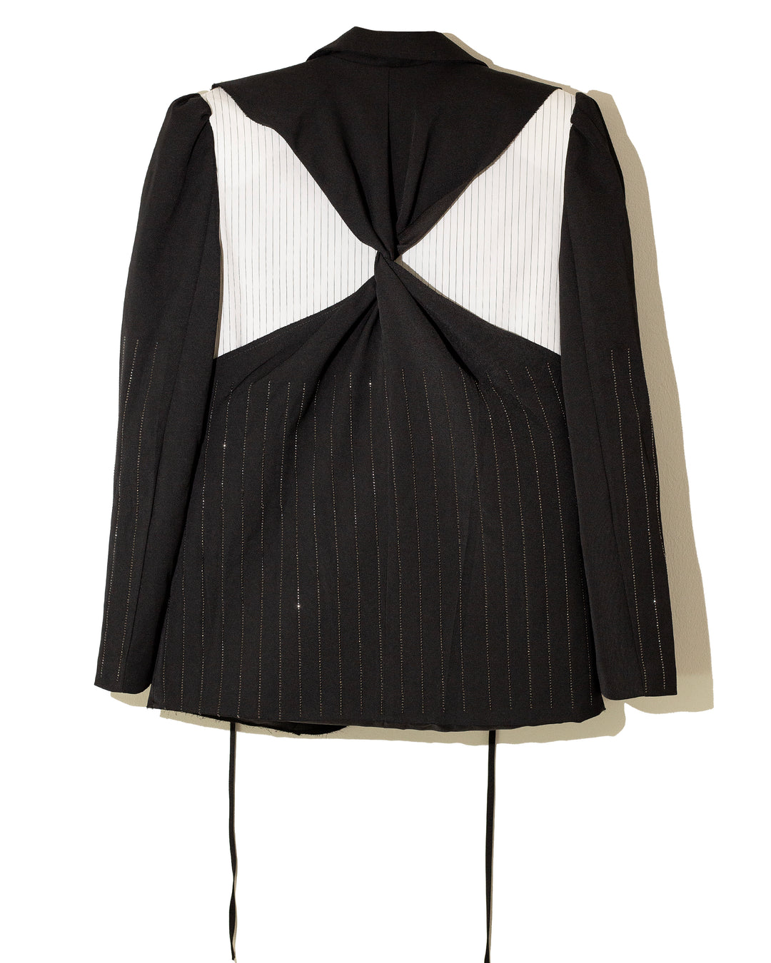 Blazer negro cut-out con cristales